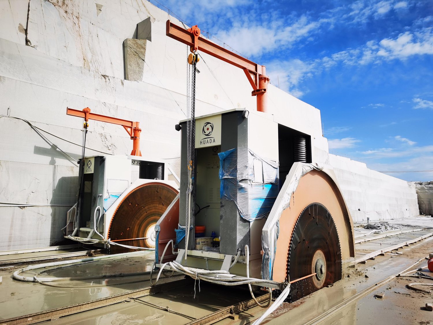 Diamond saw cutting machines slicing marble in a quarry
